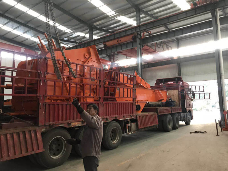 河南客戶訂購(gòu)的車(chē)載移動(dòng)破碎站設(shè)備已發(fā)貨